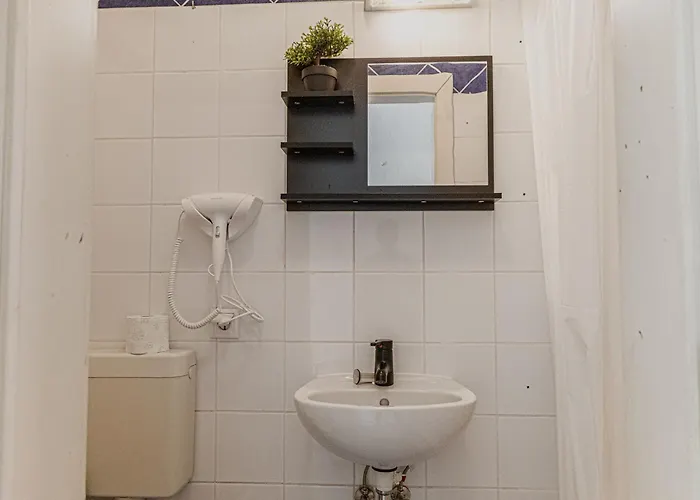 Comfy 2br Apt, Perfect For Long Near Rennweg Apartamento *