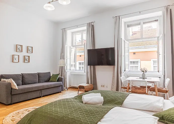 Daire Comfy 2br Apt, Perfect For Long Near Rennweg *