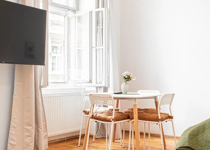 Comfy 2br Apt, Perfect For Long Near Rennweg * Viyana