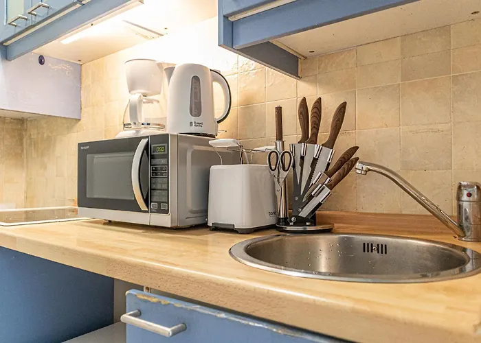 Comfy 2br Apt, Perfect For Long Near Rennweg