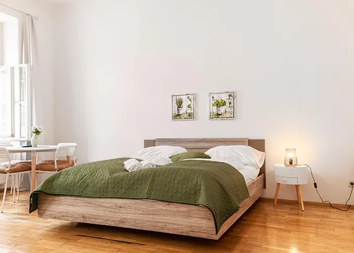 Comfy 2br Apt, Perfect For Long Near Rennweg Daire Viyana
